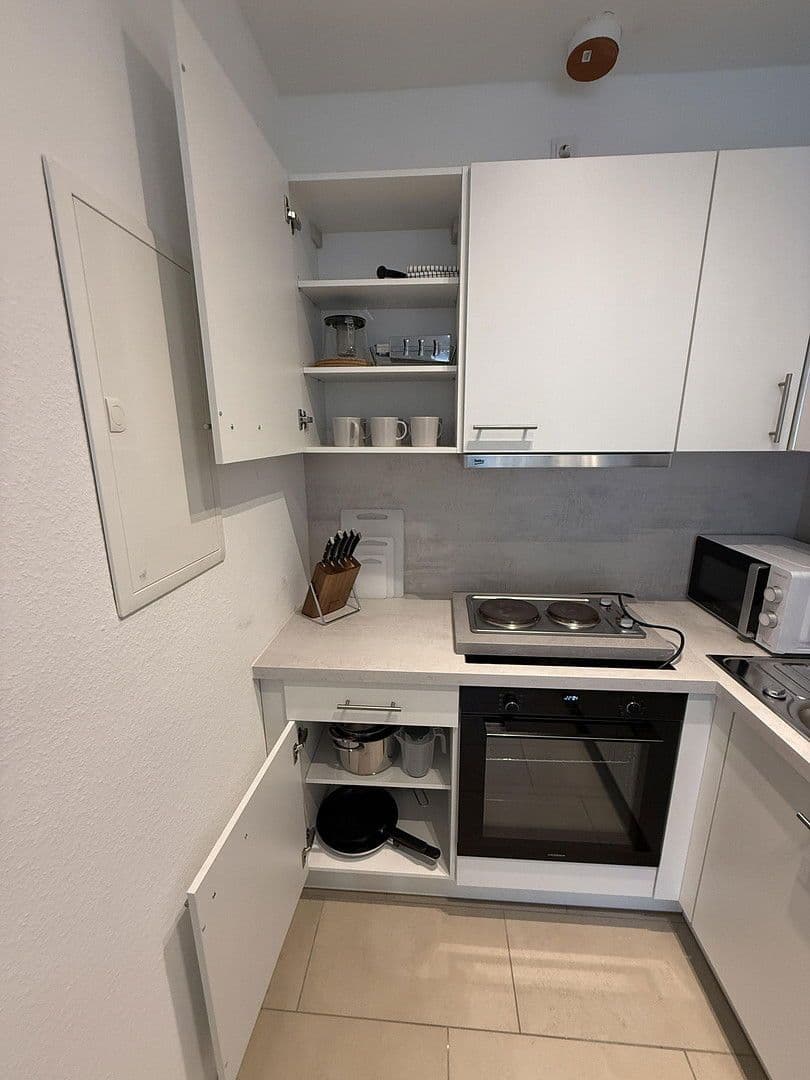 Prenájom bytu 1-izbový 27 m², Triftstr. 51, Frankfurt am Main, Hesensko Prenájom bytu 1-izbový 27 m², Triftstr. 51, Frankfurt am Main, Hesensko