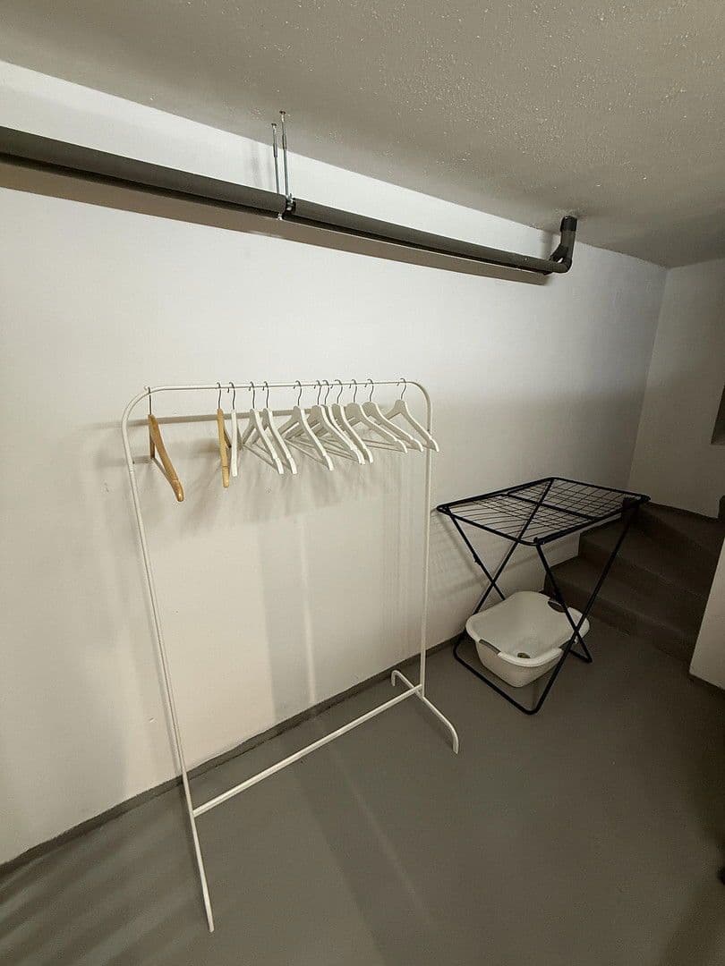 Prenájom bytu 1-izbový 27 m², Triftstr. 51, Frankfurt am Main, Hesensko Prenájom bytu 1-izbový 27 m², Triftstr. 51, Frankfurt am Main, Hesensko