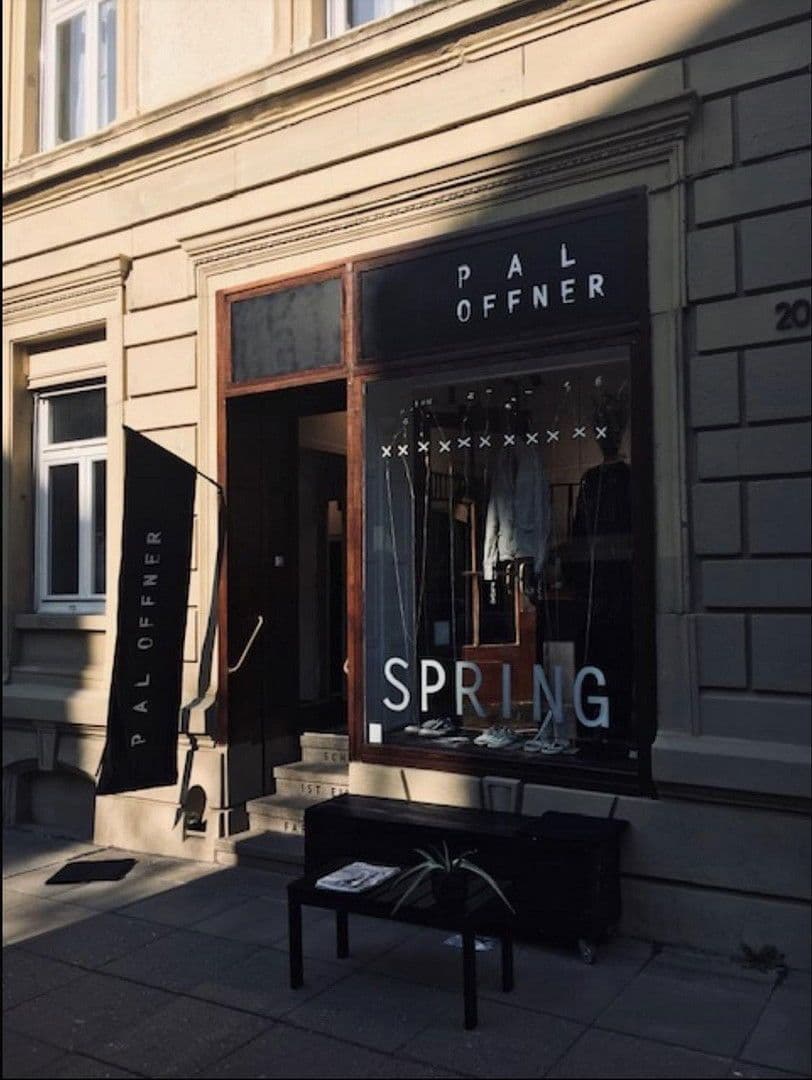 Prenájom kancelárie 110 m², Stuttgart, Bádensko-Wurttembersko Prenájom kancelárie 110 m², Stuttgart, Bádensko-Wurttembersko