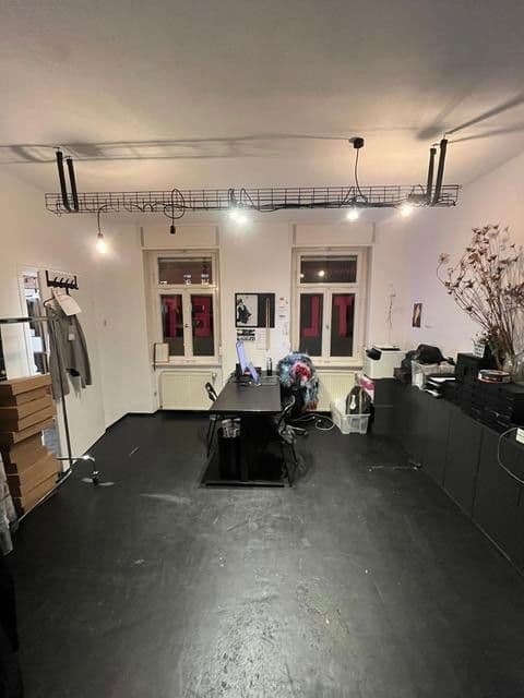 Prenájom kancelárie 110 m², Stuttgart, Bádensko-Wurttembersko Prenájom kancelárie 110 m², Stuttgart, Bádensko-Wurttembersko