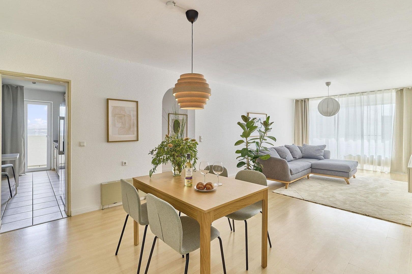 Prenájom bytu 4-izbový 107 m², Berliner Str. 40, Landstuhl, Porýnie-Falcko Prenájom bytu 4-izbový 107 m², Berliner Str. 40, Landstuhl, Porýnie-Falcko