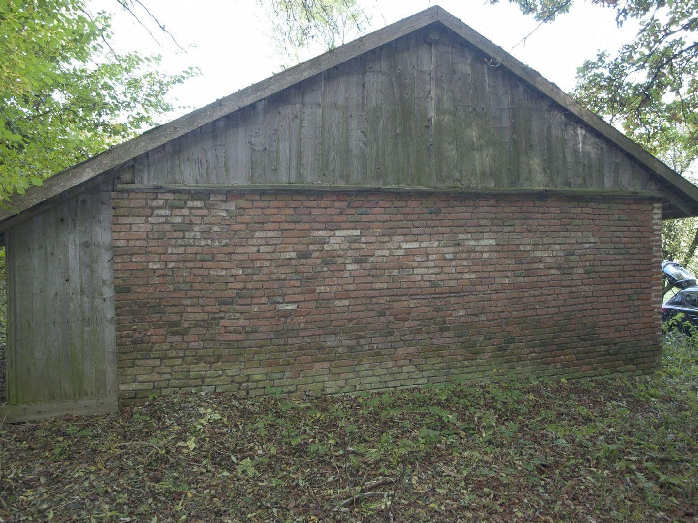 Predaj domu 60 m², pozemek 11.475 m², Adlkofen, Bavorsko Predaj domu 60 m², pozemek 11.475 m², Adlkofen, Bavorsko