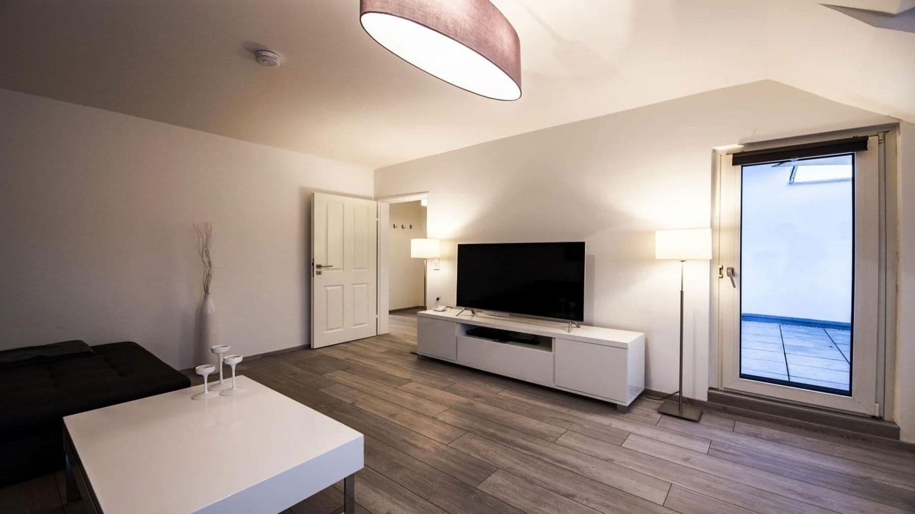 Prenájom bytu 2-izbový 68 m², Köln, Severné Porýnie - Westfálsko Prenájom bytu 2-izbový 68 m², Köln, Severné Porýnie - Westfálsko