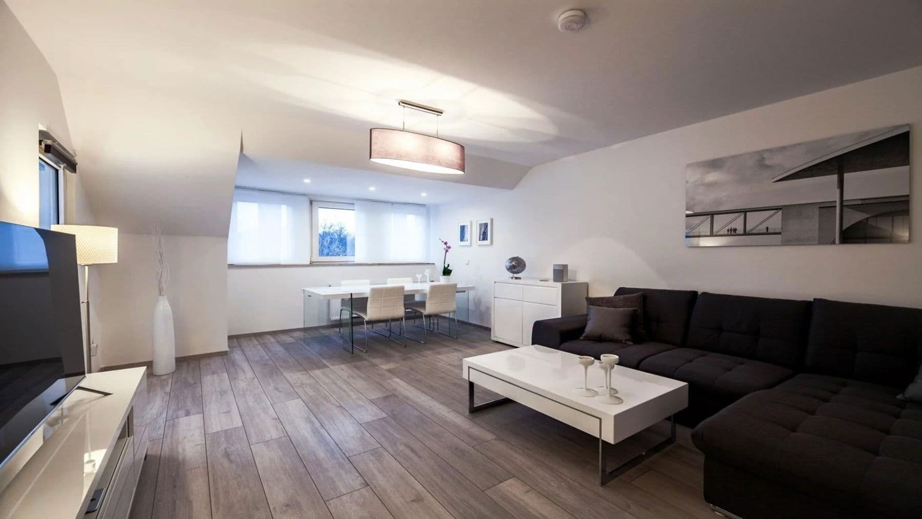 Prenájom bytu 2-izbový 68 m², Köln, Severné Porýnie - Westfálsko Prenájom bytu 2-izbový 68 m², Köln, Severné Porýnie - Westfálsko