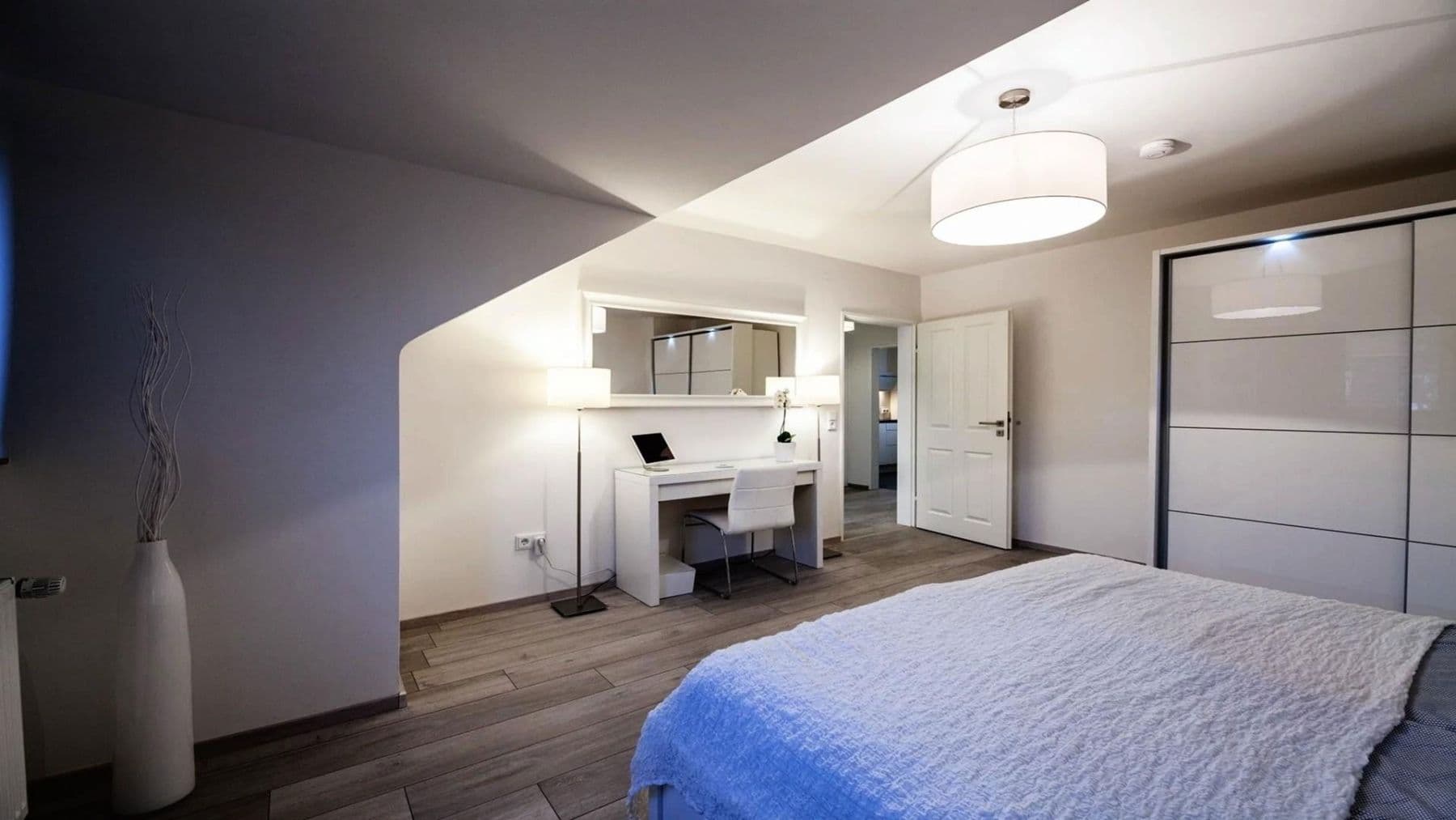 Prenájom bytu 2-izbový 68 m², Köln, Severné Porýnie - Westfálsko Prenájom bytu 2-izbový 68 m², Köln, Severné Porýnie - Westfálsko