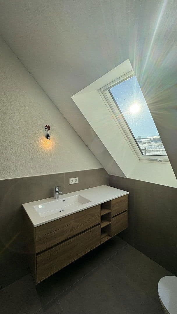 Prenájom bytu 5-izbový 166 m², Gottmadingen, Bádensko-Wurttembersko Prenájom bytu 5-izbový 166 m², Gottmadingen, Bádensko-Wurttembersko