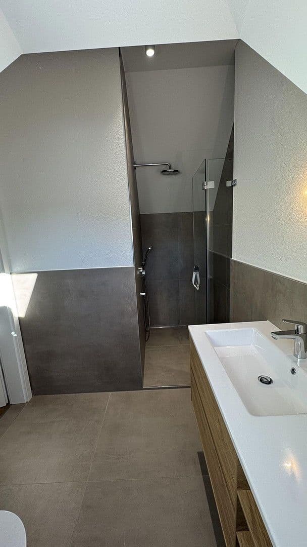 Prenájom bytu 5-izbový 166 m², Gottmadingen, Bádensko-Wurttembersko Prenájom bytu 5-izbový 166 m², Gottmadingen, Bádensko-Wurttembersko