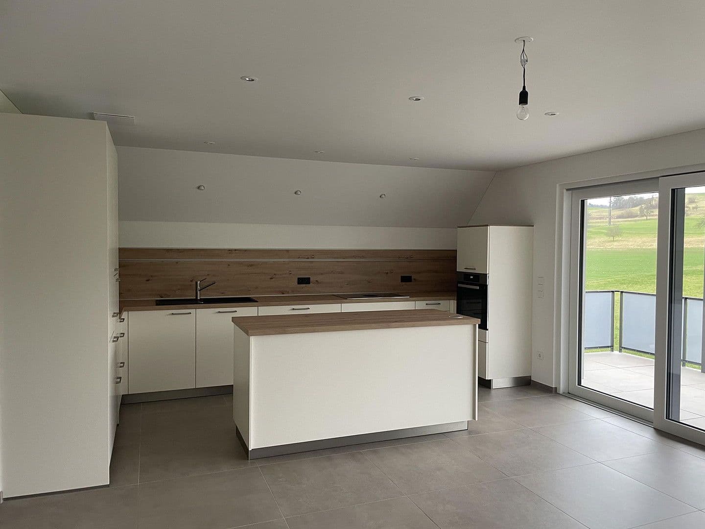 Prenájom bytu 5-izbový 166 m², Gottmadingen, Bádensko-Wurttembersko Prenájom bytu 5-izbový 166 m², Gottmadingen, Bádensko-Wurttembersko