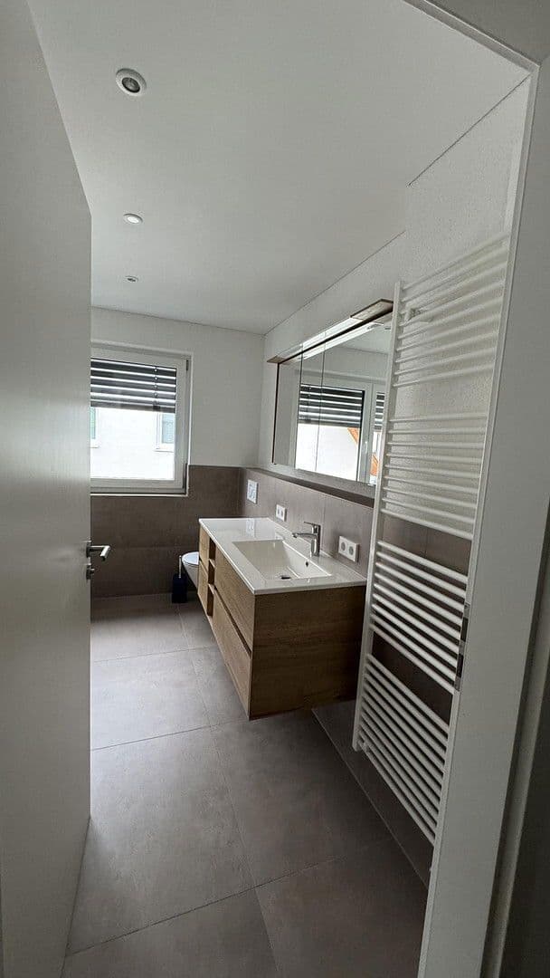 Prenájom bytu 5-izbový 166 m², Gottmadingen, Bádensko-Wurttembersko Prenájom bytu 5-izbový 166 m², Gottmadingen, Bádensko-Wurttembersko