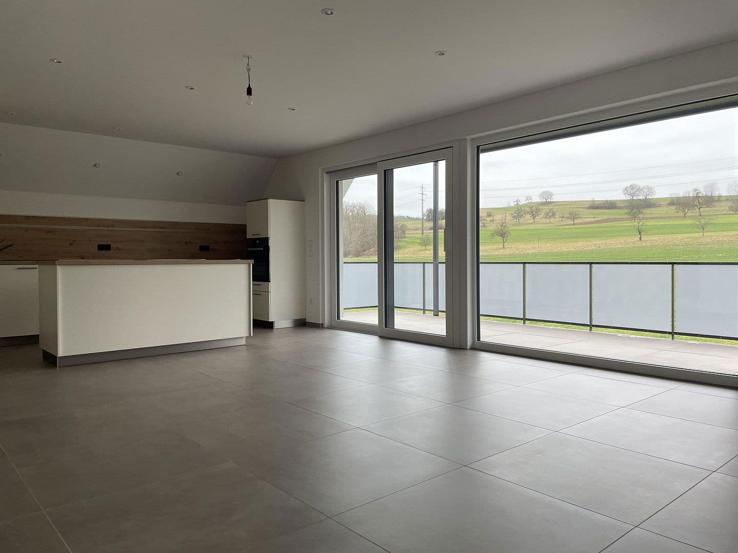 Prenájom bytu 5-izbový 166 m², Gottmadingen, Bádensko-Wurttembersko Prenájom bytu 5-izbový 166 m², Gottmadingen, Bádensko-Wurttembersko