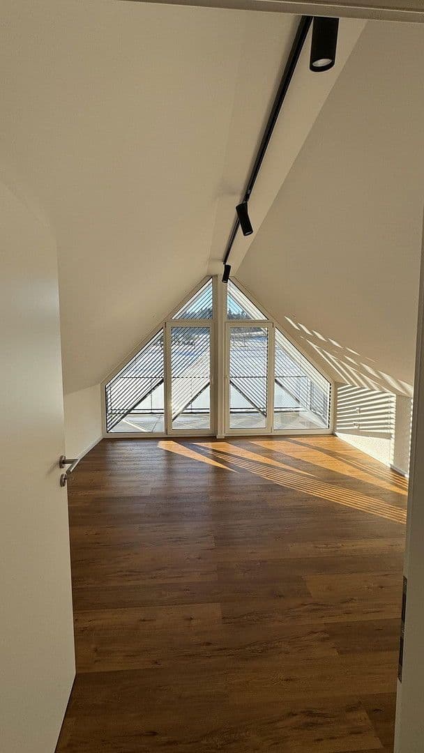 Prenájom bytu 5-izbový 166 m², Gottmadingen, Bádensko-Wurttembersko Prenájom bytu 5-izbový 166 m², Gottmadingen, Bádensko-Wurttembersko