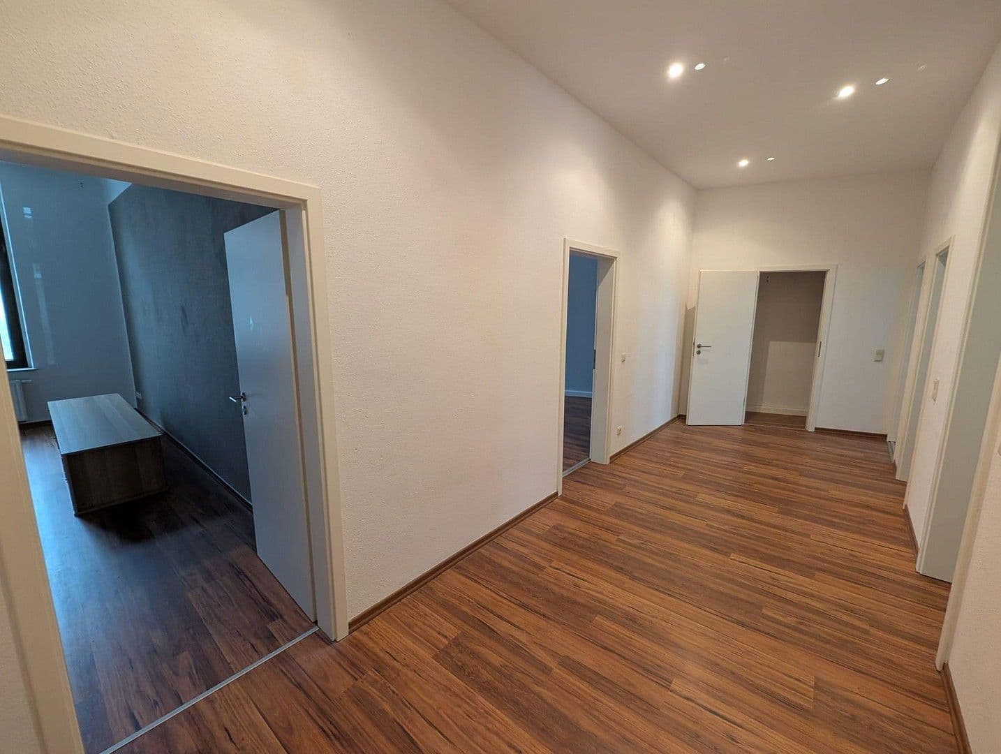 Prenájom bytu 3-izbový 88 m², Leipzig, Sasko Prenájom bytu 3-izbový 88 m², Leipzig, Sasko