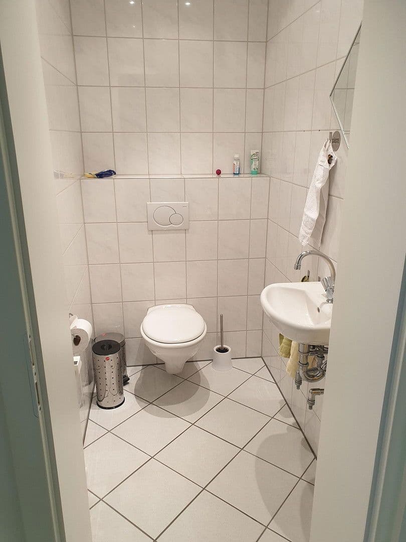 Predaj kancelárie 350 m², Am Hühnerberg 17, Kelkheim (Taunus), Hesensko Predaj kancelárie 350 m², Am Hühnerberg 17, Kelkheim (Taunus), Hesensko