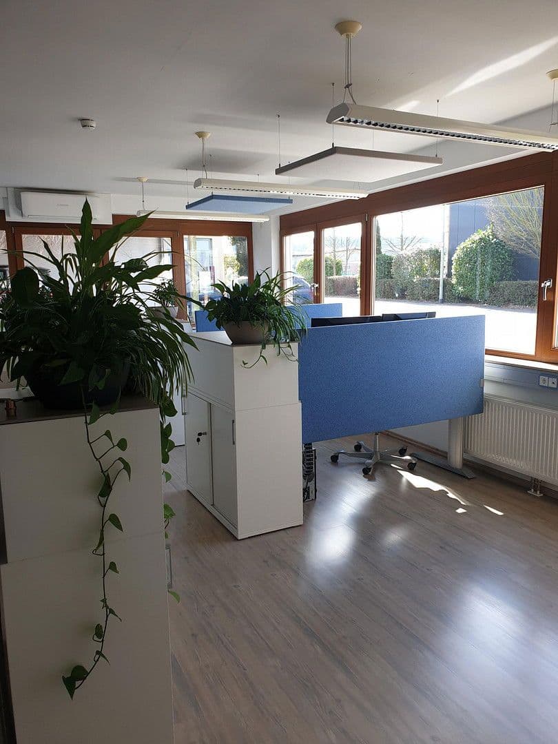 Predaj kancelárie 350 m², Am Hühnerberg 17, Kelkheim (Taunus), Hesensko Predaj kancelárie 350 m², Am Hühnerberg 17, Kelkheim (Taunus), Hesensko