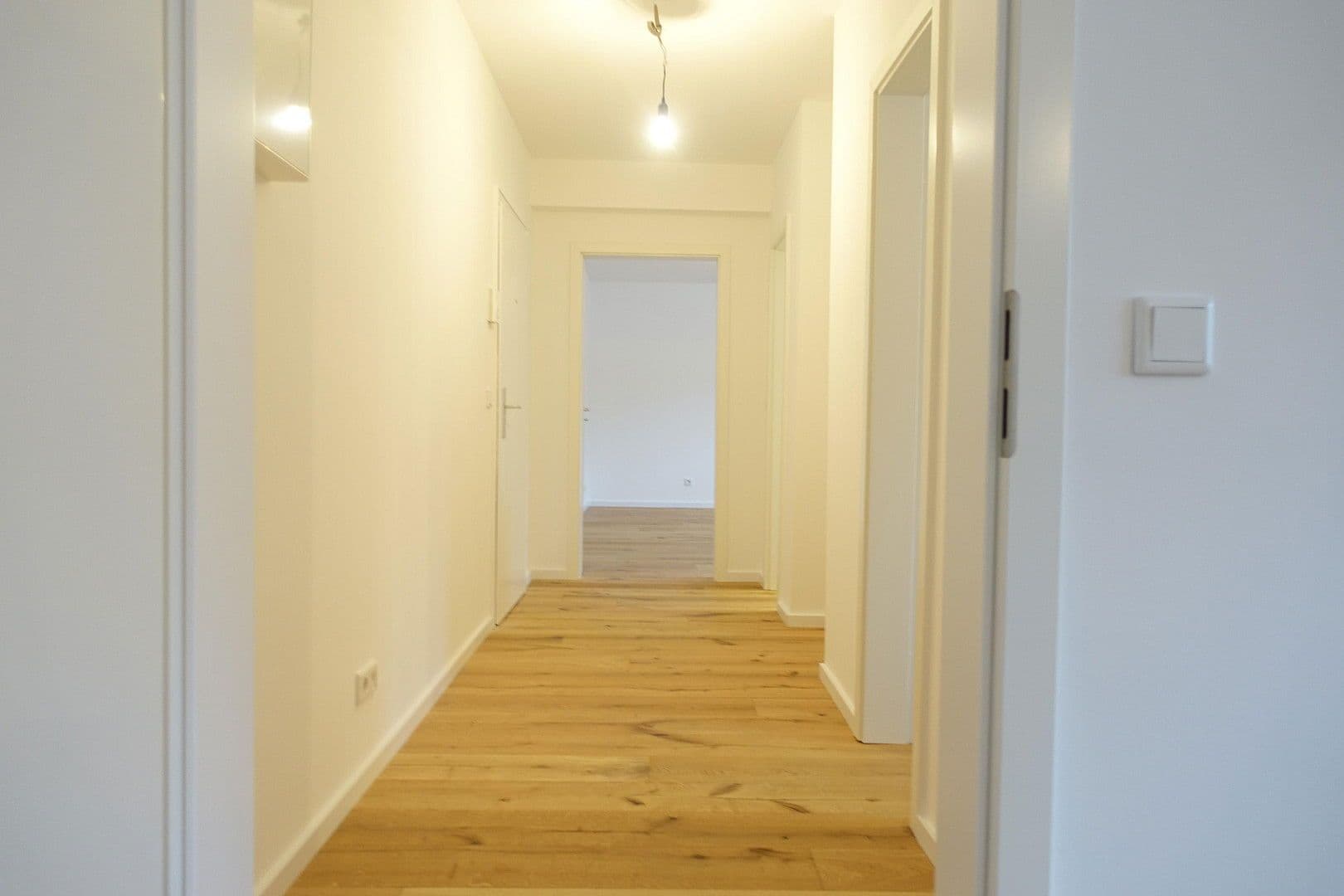 Predaj bytu 2-izbový 55 m², Kölner Str. 140, Düsseldorf, Severné Porýnie - Westfálsko Predaj bytu 2-izbový 55 m², Kölner Str. 140, Düsseldorf, Severné Porýnie - Westfálsko