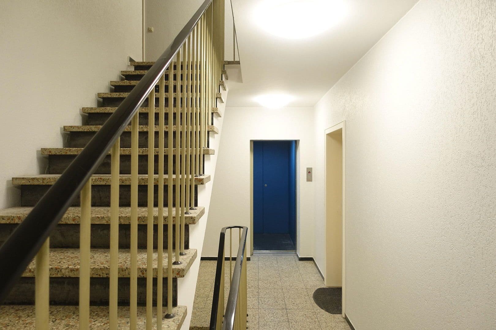 Predaj bytu 2-izbový 55 m², Kölner Str. 140, Düsseldorf, Severné Porýnie - Westfálsko Predaj bytu 2-izbový 55 m², Kölner Str. 140, Düsseldorf, Severné Porýnie - Westfálsko