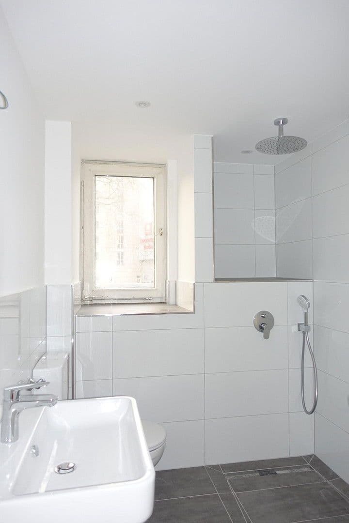 Predaj bytu 2-izbový 55 m², Kölner Str. 140, Düsseldorf, Severné Porýnie - Westfálsko Predaj bytu 2-izbový 55 m², Kölner Str. 140, Düsseldorf, Severné Porýnie - Westfálsko
