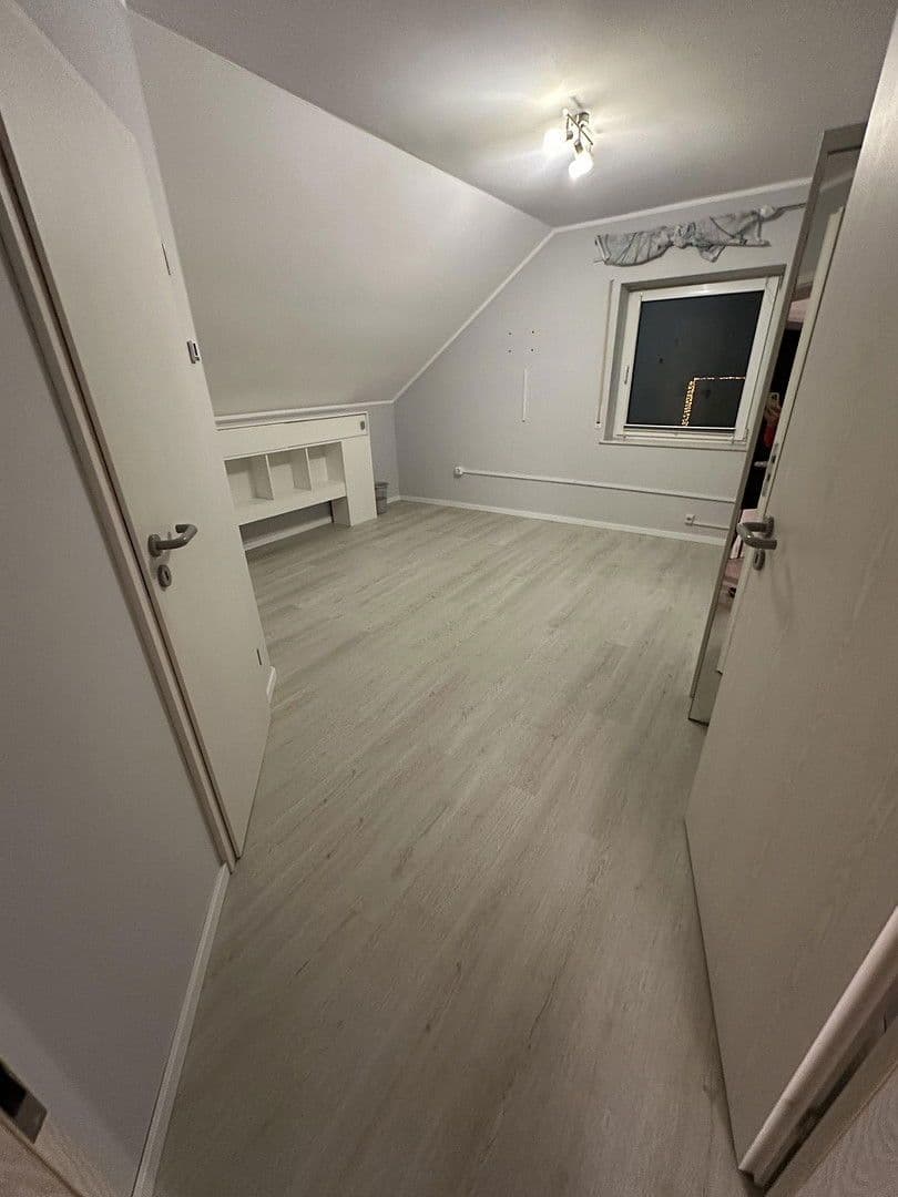 Prenájom domu 130 m², pozemek 650 m², Große Wiese 5, Steinebach an der Wied, Porýnie-Falcko Prenájom domu 130 m², pozemek 650 m², Große Wiese 5, Steinebach an der Wied, Porýnie-Falcko