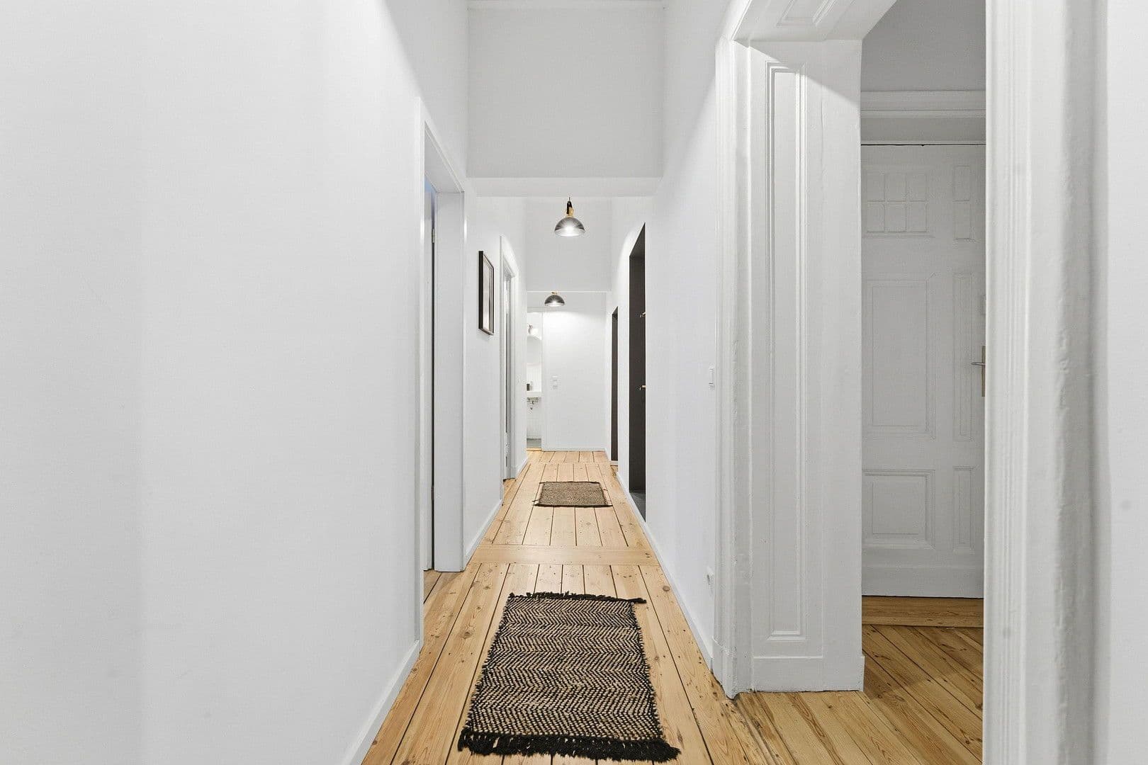 Prenájom bytu 107 m², Simon-Dach-Straße 13, Berlin, Berlín Prenájom bytu 107 m², Simon-Dach-Straße 13, Berlin, Berlín