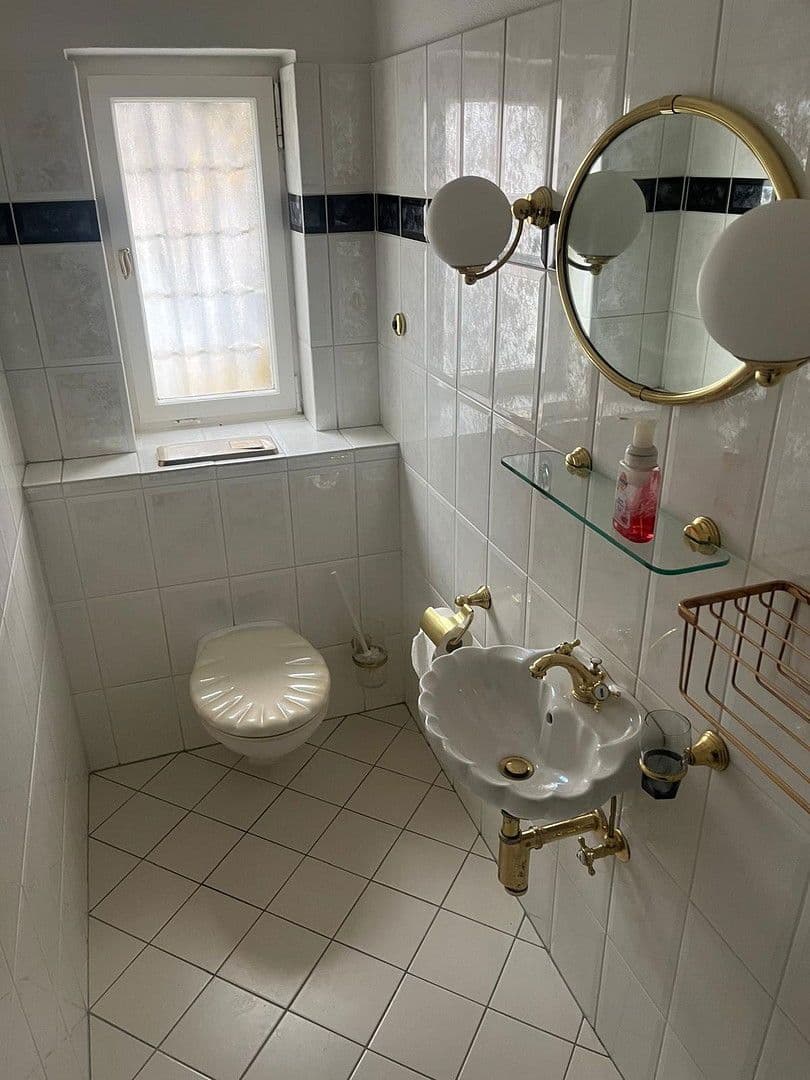 Prenájom bytu 3-izbový 175 m², Remscheid, Severné Porýnie - Westfálsko Prenájom bytu 3-izbový 175 m², Remscheid, Severné Porýnie - Westfálsko