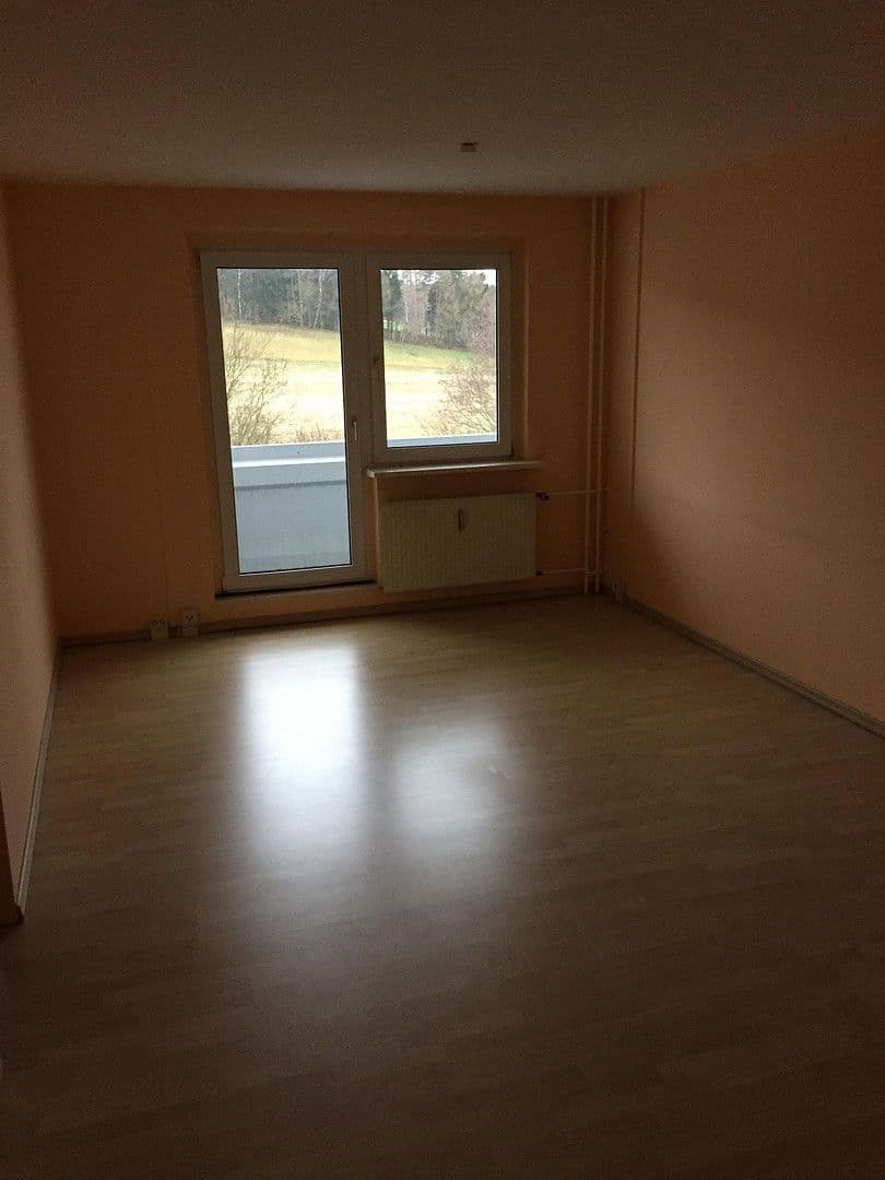 Prenájom bytu 3-izbový 55 m², Mozartstrasse 25, Lößnitz, Sasko Prenájom bytu 3-izbový 55 m², Mozartstrasse 25, Lößnitz, Sasko
