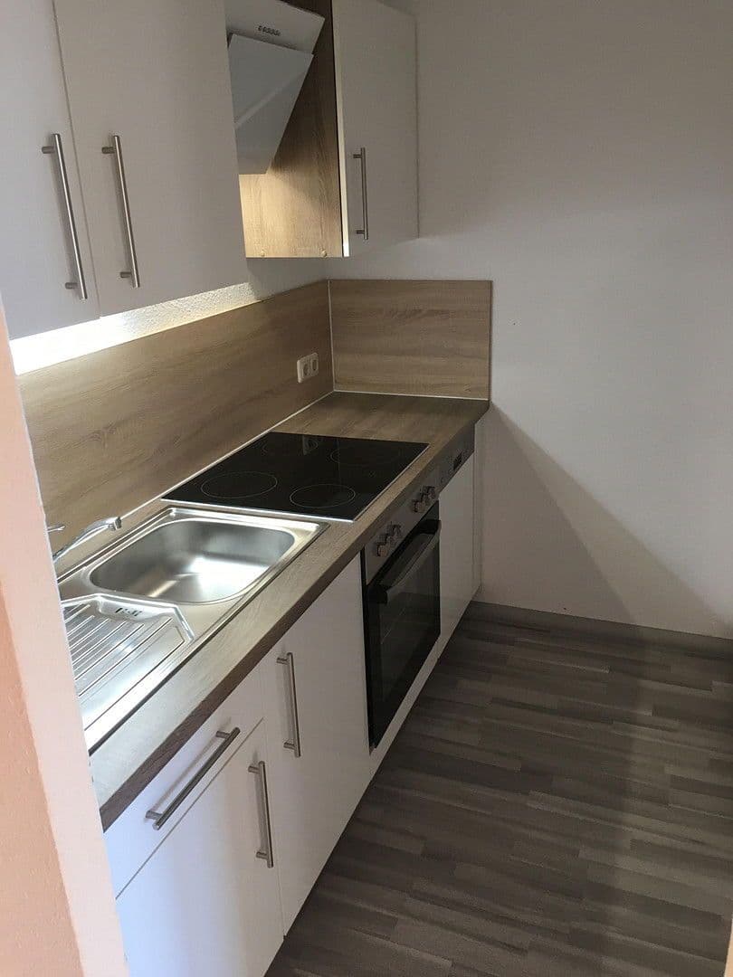 Prenájom bytu 3-izbový 55 m², Mozartstrasse 25, Lößnitz, Sasko Prenájom bytu 3-izbový 55 m², Mozartstrasse 25, Lößnitz, Sasko