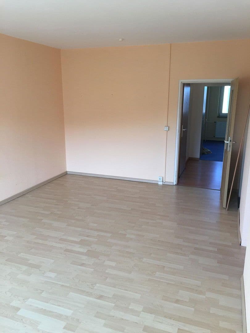 Prenájom bytu 3-izbový 55 m², Mozartstrasse 25, Lößnitz, Sasko Prenájom bytu 3-izbový 55 m², Mozartstrasse 25, Lößnitz, Sasko
