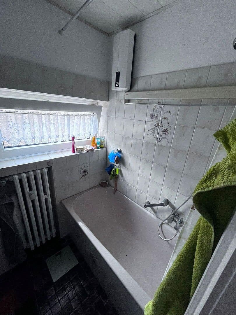 Prenájom bytu 4-izbový 80 m², Memeler Straße 16, Gladbeck, Severné Porýnie - Westfálsko Prenájom bytu 4-izbový 80 m², Memeler Straße 16, Gladbeck, Severné Porýnie - Westfálsko