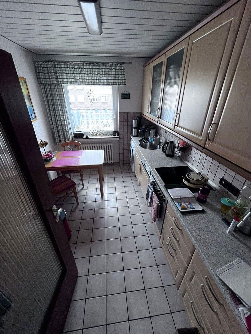 Prenájom bytu 4-izbový 80 m², Memeler Straße 16, Gladbeck, Severné Porýnie - Westfálsko Prenájom bytu 4-izbový 80 m², Memeler Straße 16, Gladbeck, Severné Porýnie - Westfálsko