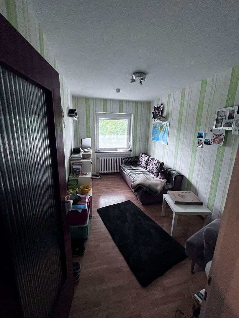 Prenájom bytu 4-izbový 80 m², Memeler Straße 16, Gladbeck, Severné Porýnie - Westfálsko Prenájom bytu 4-izbový 80 m², Memeler Straße 16, Gladbeck, Severné Porýnie - Westfálsko