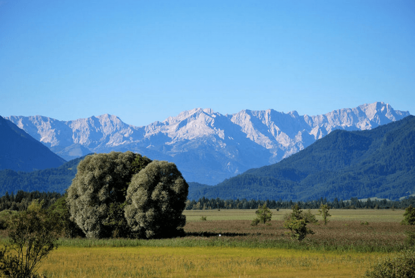 Predaj domu 442 m², pozemek 2.197 m², Farchant, Bavorsko Predaj domu 442 m², pozemek 2.197 m², Farchant, Bavorsko