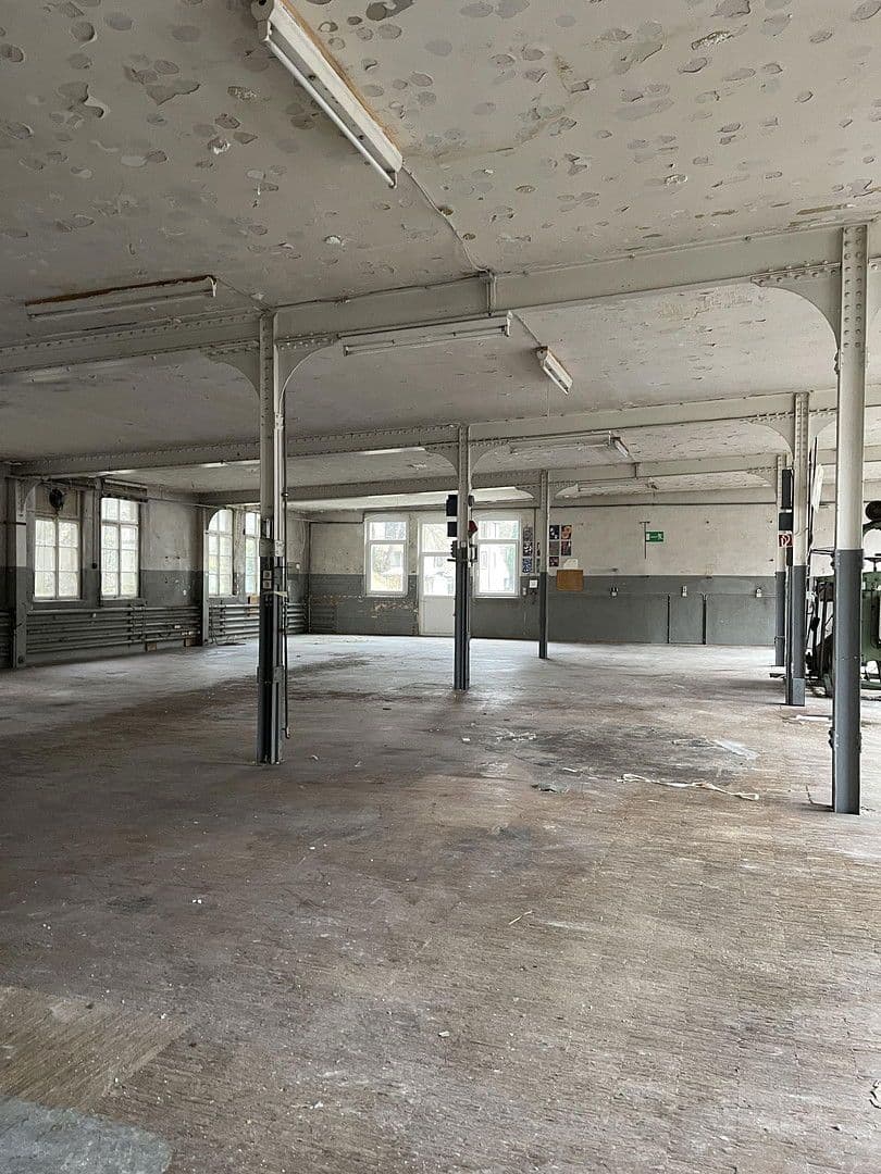 Predaj nebytového priestoru 2.763 m², Schiltachstraße 61 + 59, Schramberg, Bádensko-Wurttembersko Predaj nebytového priestoru 2.763 m², Schiltachstraße 61 + 59, Schramberg, Bádensko-Wurttembersko