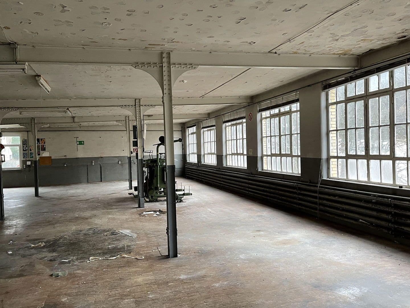 Predaj nebytového priestoru 2.763 m², Schiltachstraße 61 + 59, Schramberg, Bádensko-Wurttembersko Predaj nebytového priestoru 2.763 m², Schiltachstraße 61 + 59, Schramberg, Bádensko-Wurttembersko