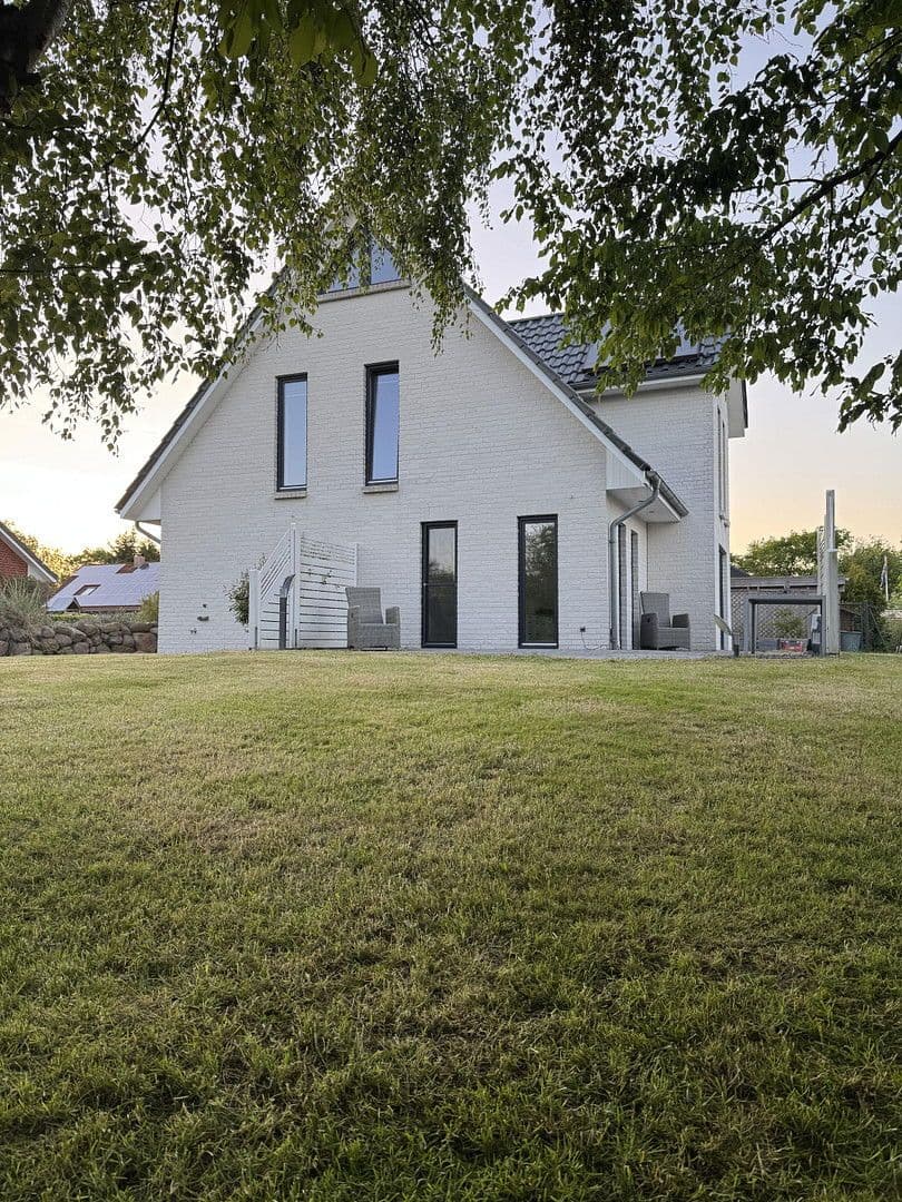 Predaj domu 135 m², pozemek 580 m², Tating, Šlezvicko-Holštajnsko Predaj domu 135 m², pozemek 580 m², Tating, Šlezvicko-Holštajnsko