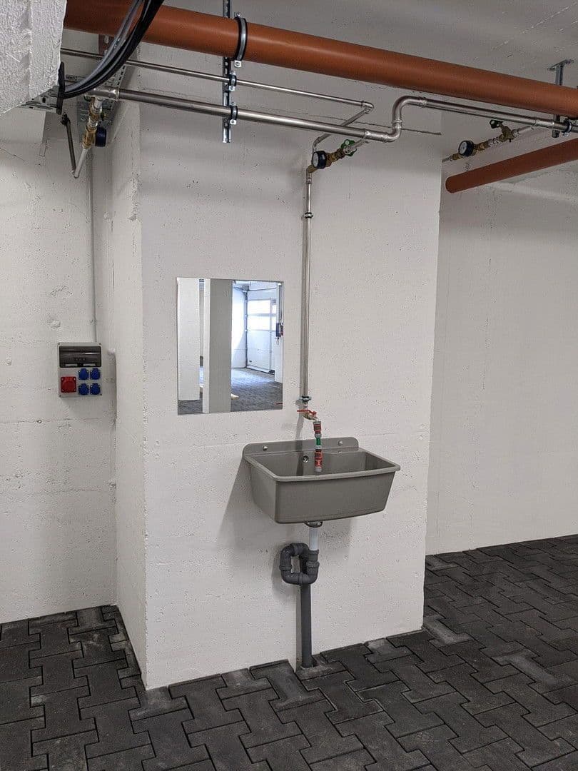 Prenájom nebytového priestoru 751 m², Liprandisdorfer Straße 7, Leipzig, Sasko Prenájom nebytového priestoru 751 m², Liprandisdorfer Straße 7, Leipzig, Sasko