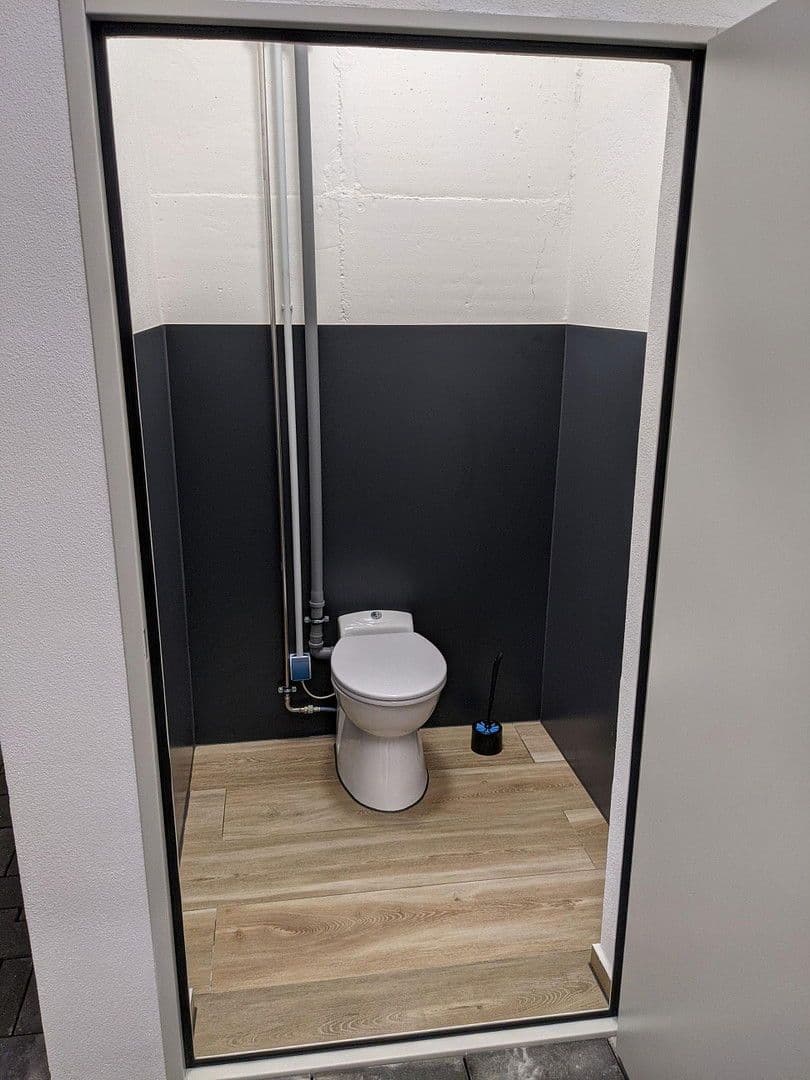 Prenájom nebytového priestoru 751 m², Liprandisdorfer Straße 7, Leipzig, Sasko Prenájom nebytového priestoru 751 m², Liprandisdorfer Straße 7, Leipzig, Sasko