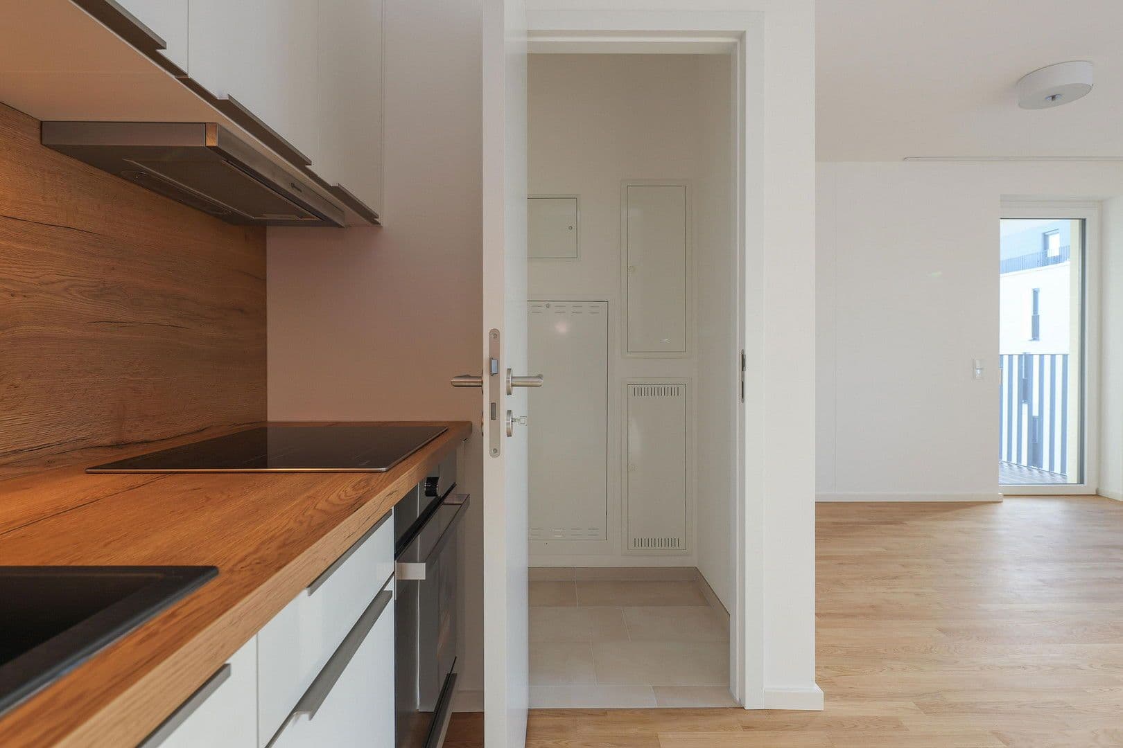 Prenájom bytu 2-izbový 56 m², Berlin, Berlín Prenájom bytu 2-izbový 56 m², Berlin, Berlín