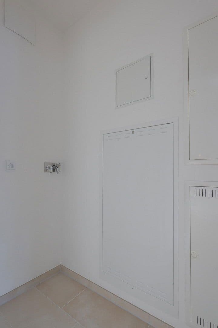 Prenájom bytu 2-izbový 56 m², Berlin, Berlín Prenájom bytu 2-izbový 56 m², Berlin, Berlín