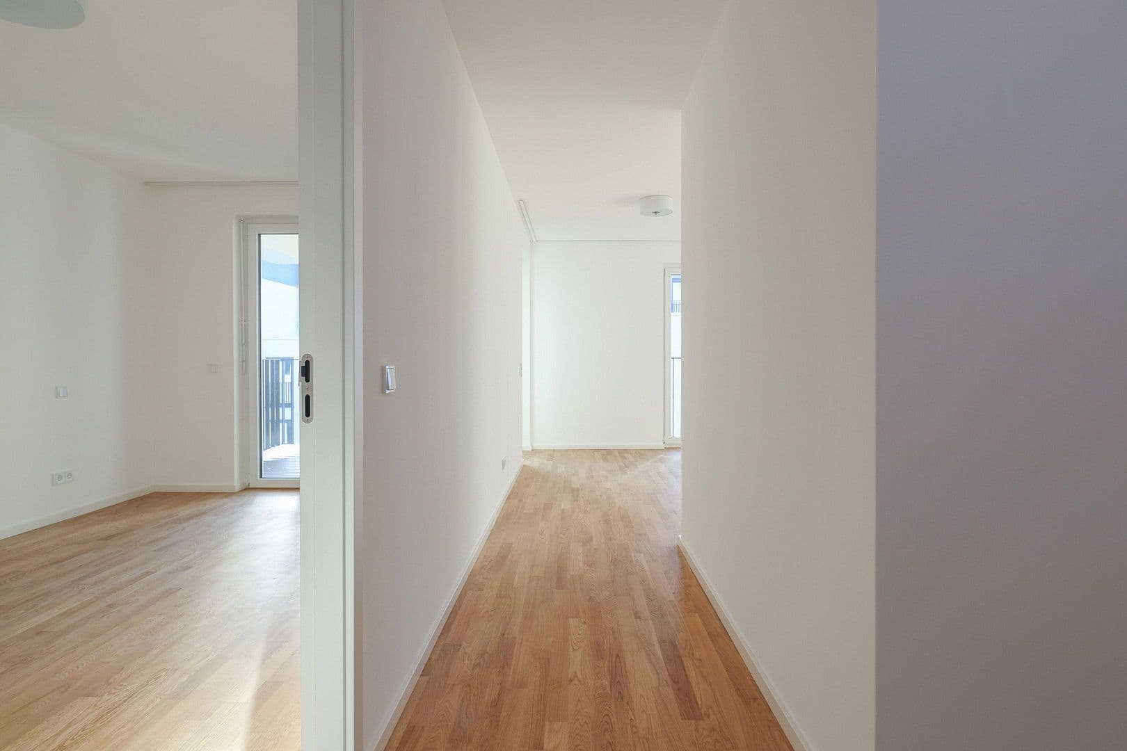 Prenájom bytu 2-izbový 56 m², Berlin, Berlín Prenájom bytu 2-izbový 56 m², Berlin, Berlín