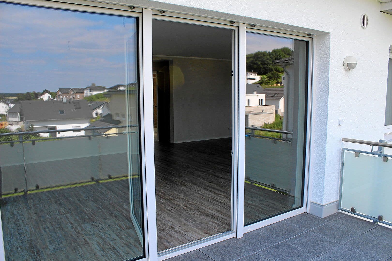 Prenájom bytu 3-izbový 94 m², Domblick 61, Königswinter, Severné Porýnie - Westfálsko Prenájom bytu 3-izbový 94 m², Domblick 61, Königswinter, Severné Porýnie - Westfálsko