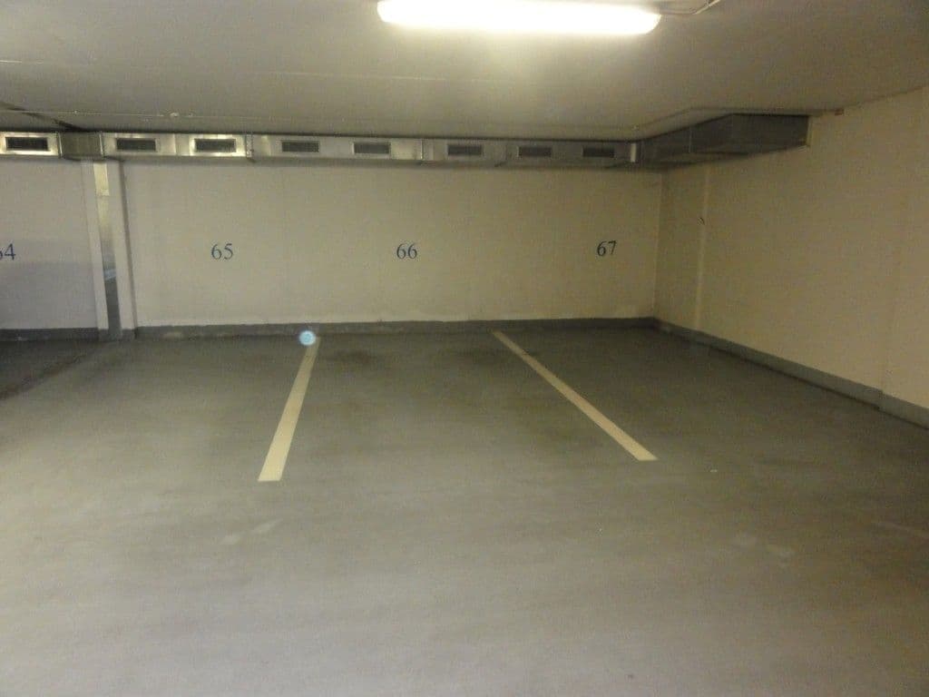 Prenájom garáže 15 m², Rižská, Praha, Praha Prenájom garáže 15 m², Rižská, Praha, Praha