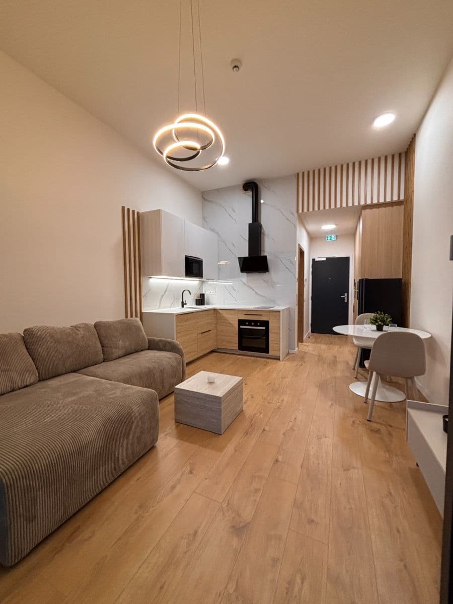 Prenájom bytu 1-izbový 35 m², Plynárenská, Ružinov, Bratislavský kraj Prenájom bytu 1-izbový 35 m², Plynárenská, Ružinov, Bratislavský kraj