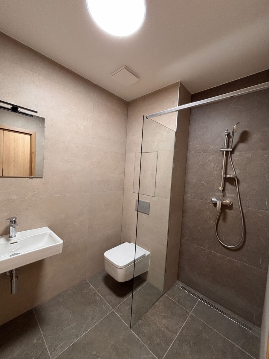 Prenájom bytu 1-izbový 35 m², Plynárenská, Ružinov, Bratislavský kraj Prenájom bytu 1-izbový 35 m², Plynárenská, Ružinov, Bratislavský kraj