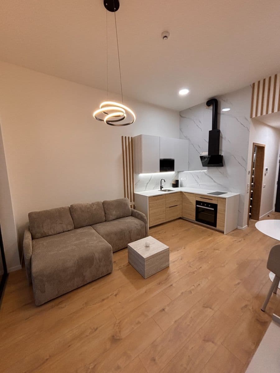 Prenájom bytu 1-izbový 35 m², Plynárenská, Ružinov, Bratislavský kraj Prenájom bytu 1-izbový 35 m², Plynárenská, Ružinov, Bratislavský kraj