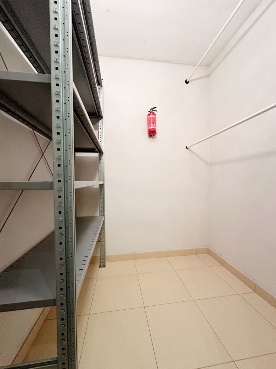 Prenájom bytu 2-izbový 49 m², náměstí Osvoboditelů, Praha, Praha Prenájom bytu 2-izbový 49 m², náměstí Osvoboditelů, Praha, Praha