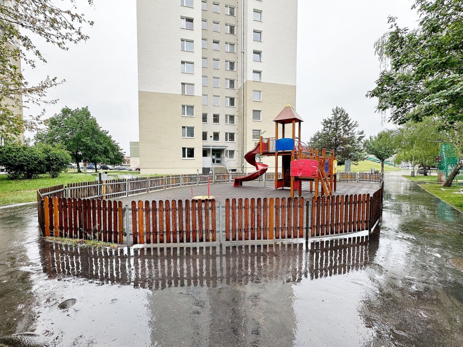 Prenájom bytu 2-izbový 49 m², náměstí Osvoboditelů, Praha, Praha Prenájom bytu 2-izbový 49 m², náměstí Osvoboditelů, Praha, Praha