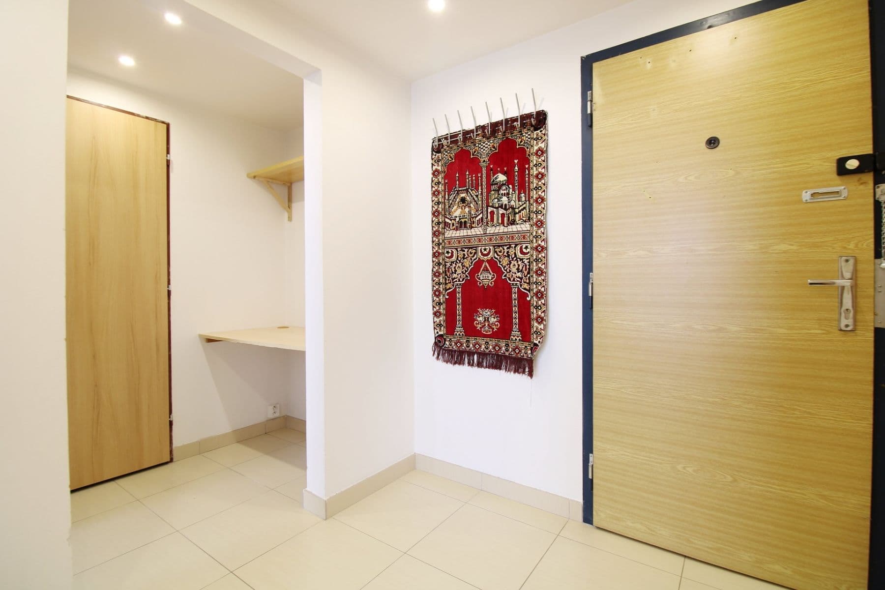 Prenájom bytu 2-izbový 49 m², náměstí Osvoboditelů, Praha, Praha Prenájom bytu 2-izbový 49 m², náměstí Osvoboditelů, Praha, Praha