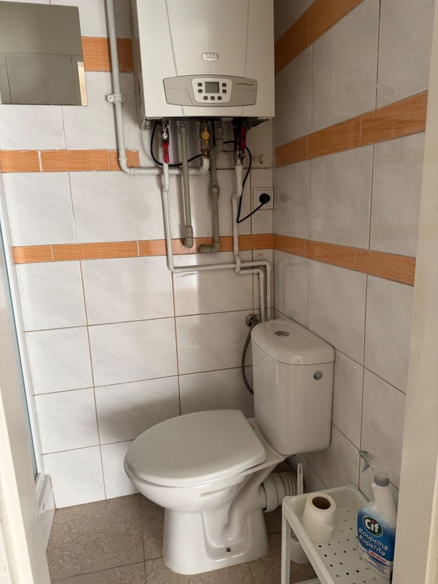 Prenájom bytu 1-izbový 25 m², 28. října, Ostrava, Moravskoslezský kraj Prenájom bytu 1-izbový 25 m², 28. října, Ostrava, Moravskoslezský kraj