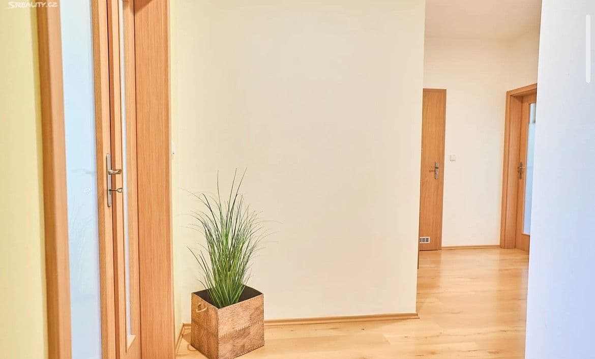 Prenájom bytu 3-izbový 116 m², Přízřenická, Modřice, Jihomoravský kraj Prenájom bytu 3-izbový 116 m², Přízřenická, Modřice, Jihomoravský kraj