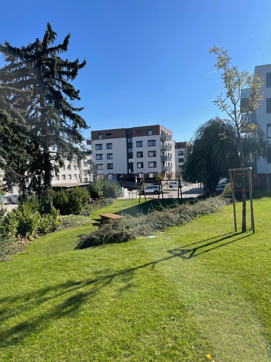 Prenájom bytu 2-izbový 55 m², Nové Mesto, Bratislavský kraj Prenájom bytu 2-izbový 55 m², Nové Mesto, Bratislavský kraj